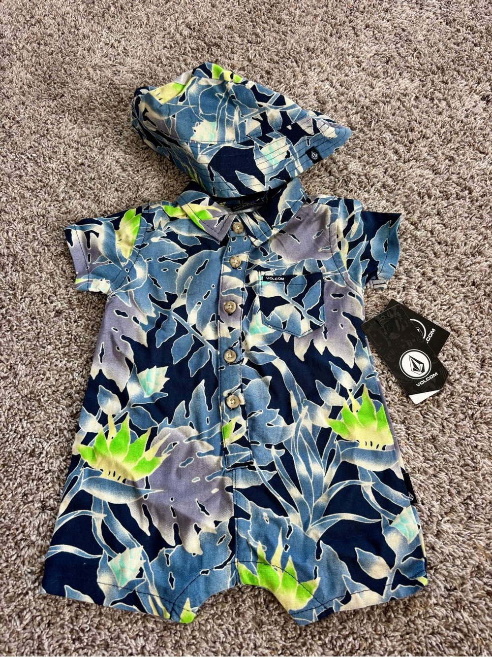 NWT Volcom Baby Tropical Print Romper & Matching Bucket Hat Set 3/6 months